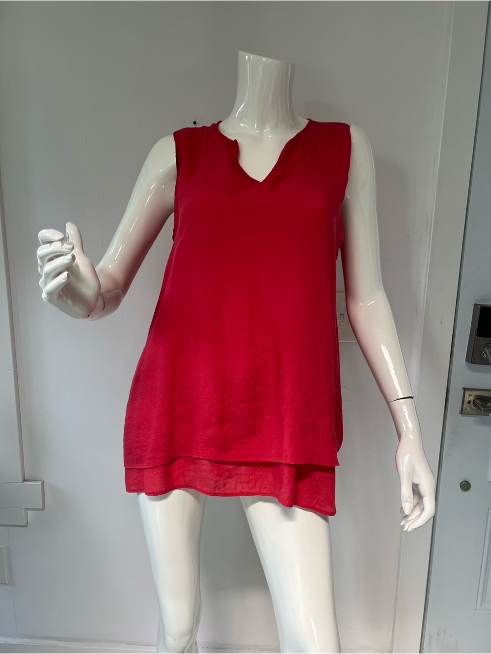 Women’s Sleeveless Tunic V -Neck Flowy Christina B size Small lightweight